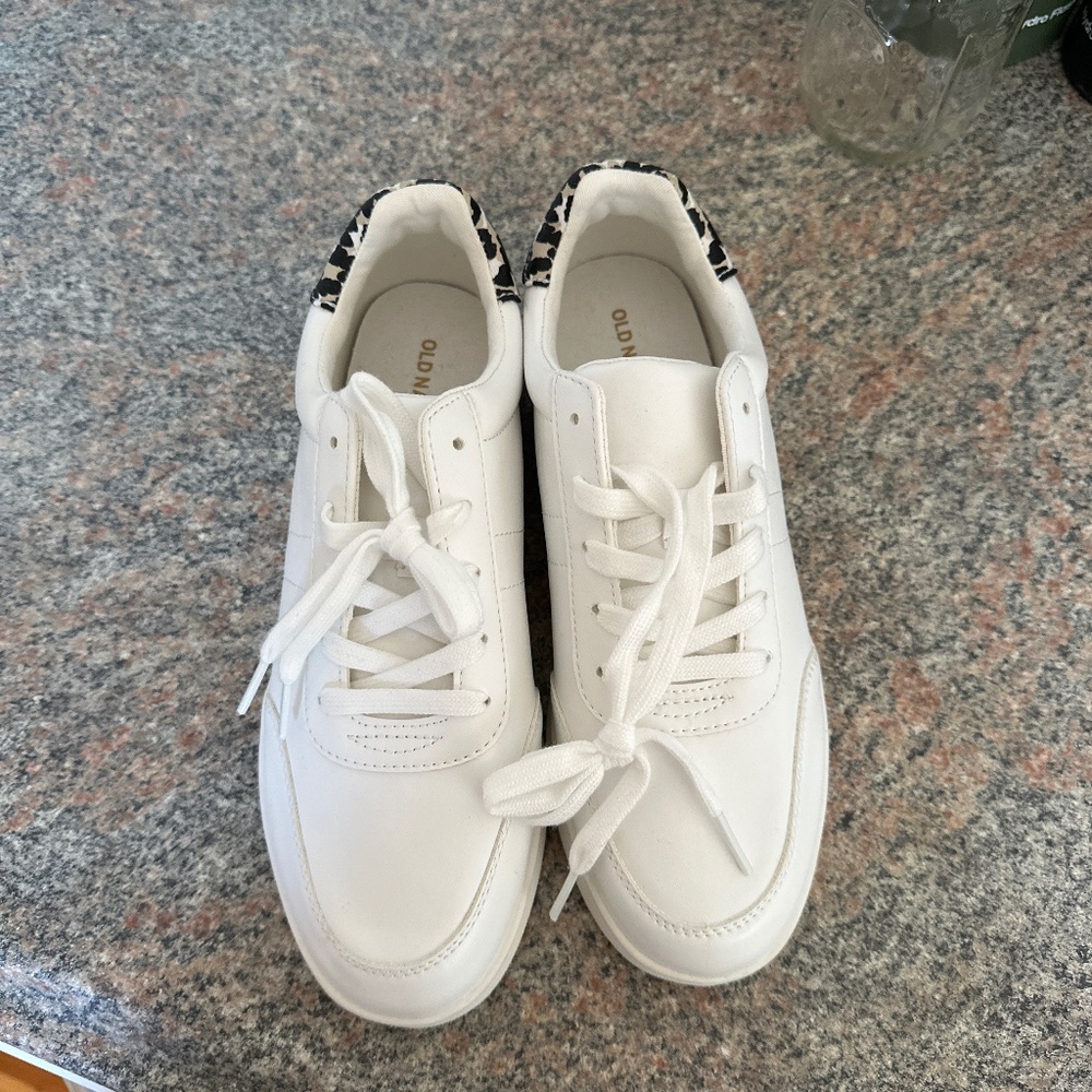 Old Navy white leather sneakers with cheetah detail size 9